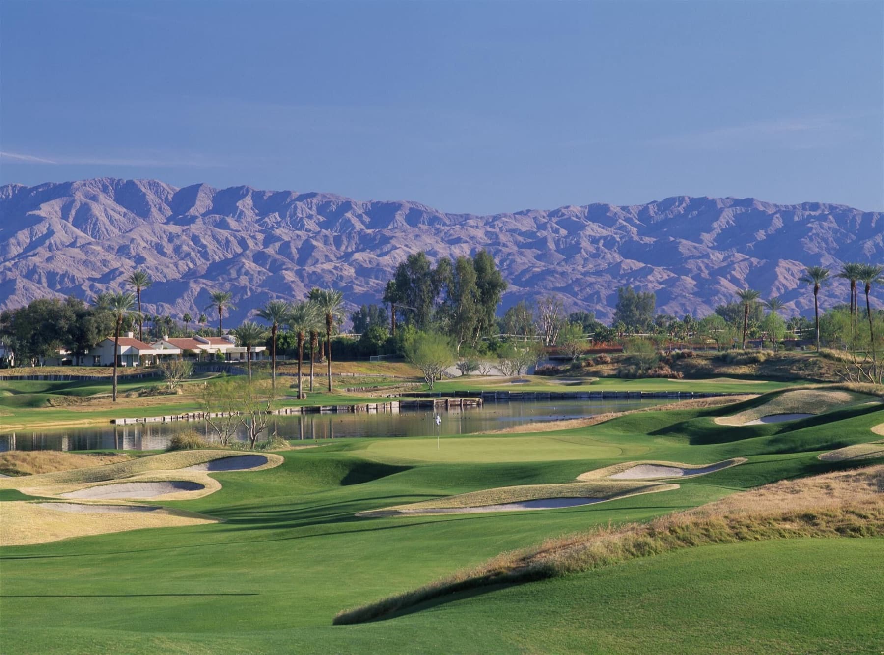 a bunkered Stadium green under the Santa Rosa mountains