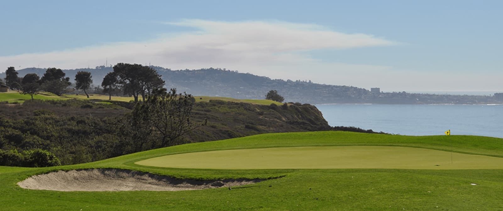 the 14th green on the La Jolla cliffs