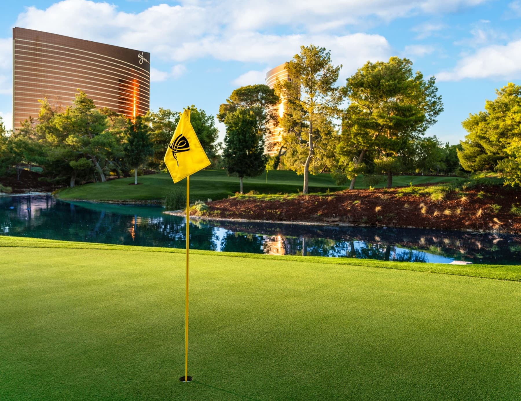 the green beneath the Wynn and Encore towers